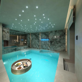 Ceci Suites
